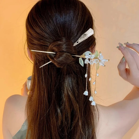 Timeless Floral Tassel Hairpin