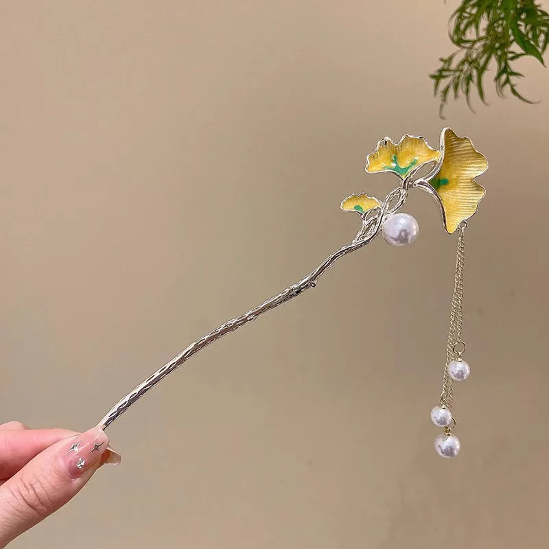 Timeless Floral Tassel Hairpin