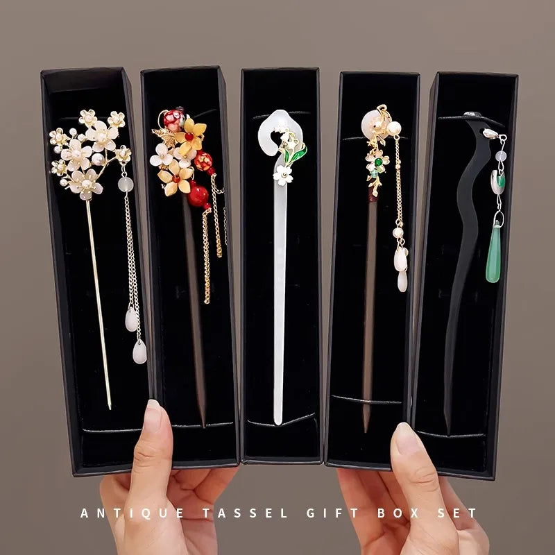 Timeless Floral Tassel Hairpin