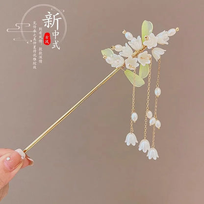 Timeless Floral Tassel Hairpin